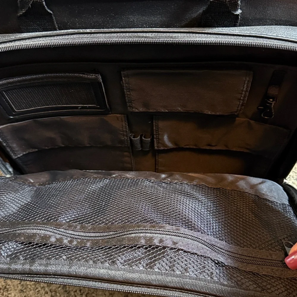 Targus Black Faux Leather Laptop Briefcase with Detachable Shoulder Strap